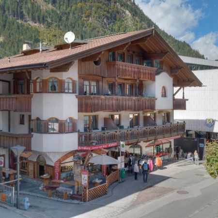 Center Rooms & Apartments Mayrhofen Exterior photo